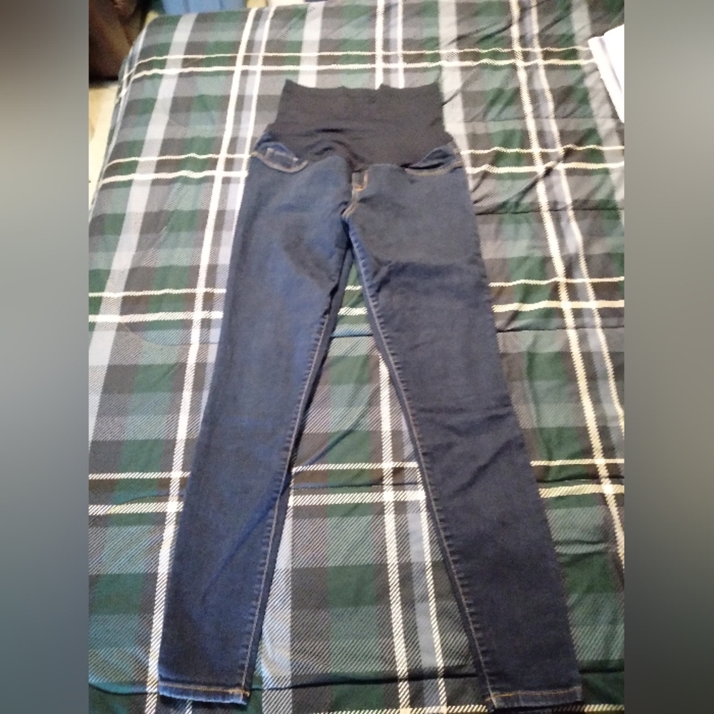 SPRING SALE** Maternity jeans size small